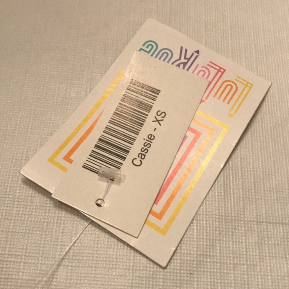 NWT LuLaRoe Cassie Red/Black Skirt Size XS A1 - Picture 3 of 4